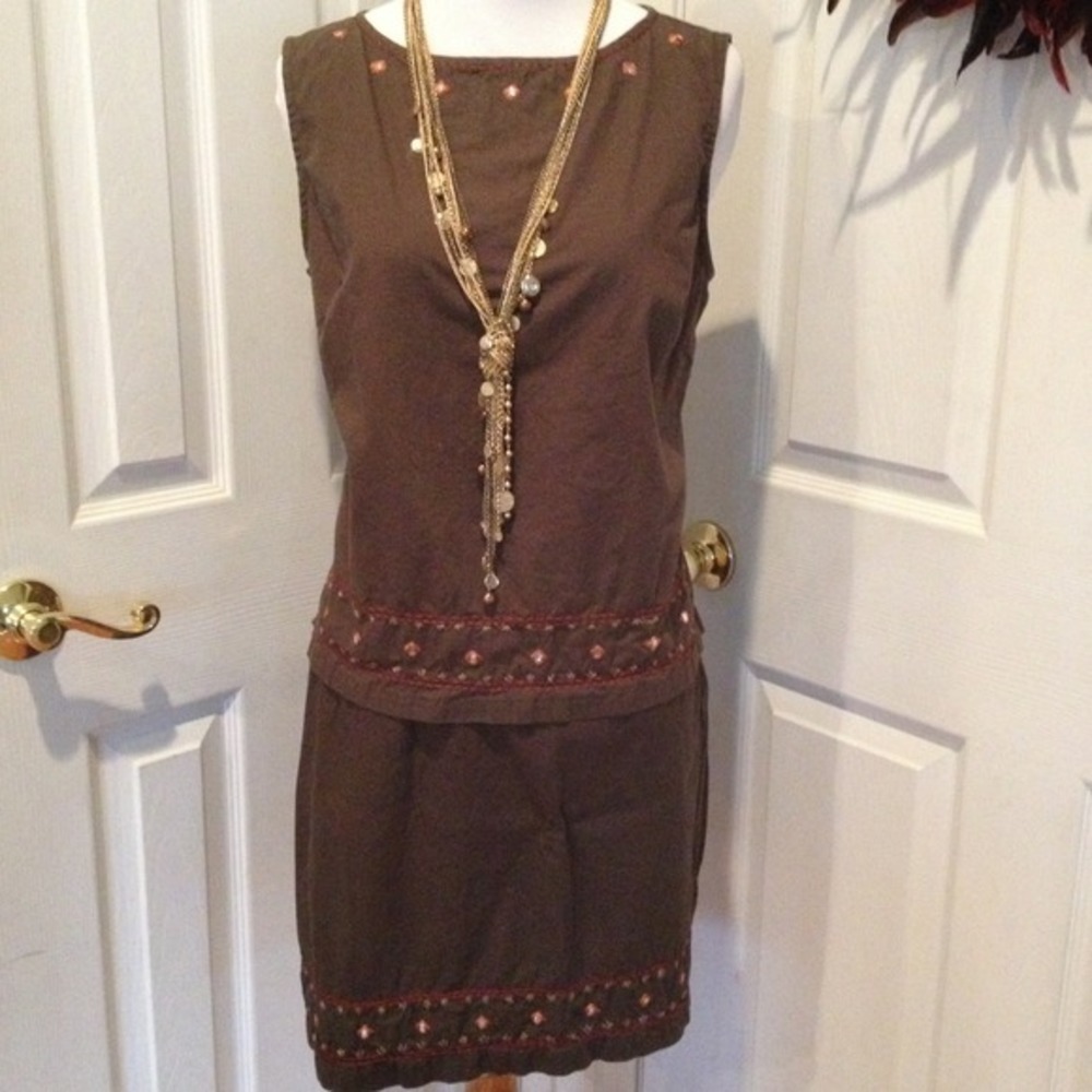 Sleeveless top and skirt set